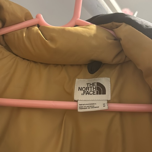 Men’s The North Face black and gold winter jacket With Detachable Hood, Pristine - Picture 3 of 4
